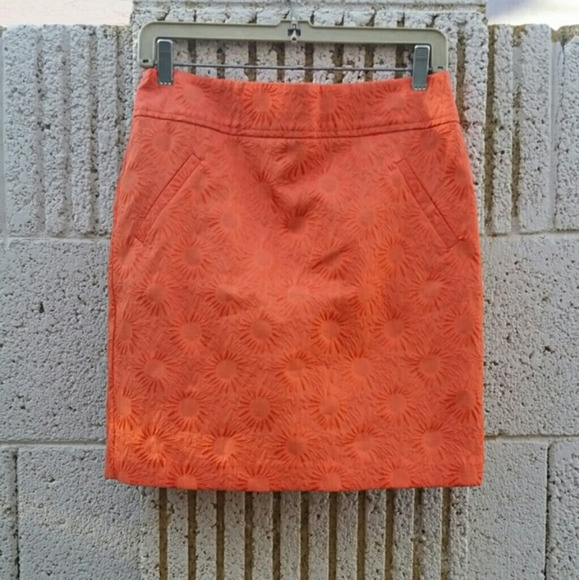 Beautiful color‎  skirt - Picture 1 of 3
